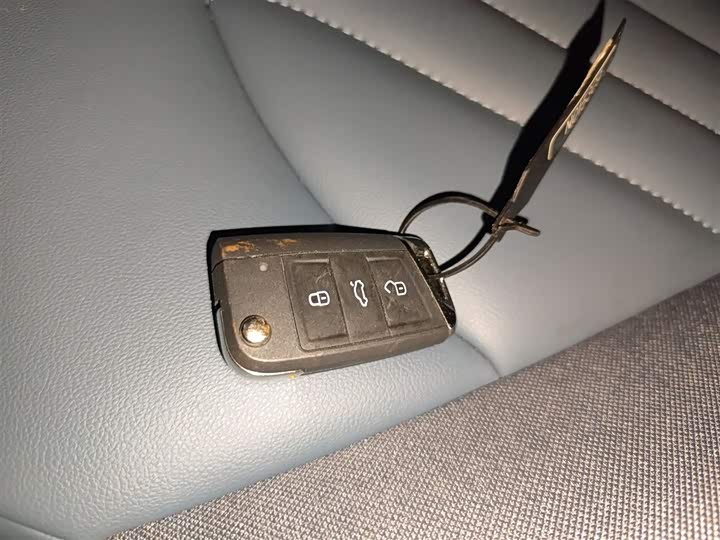 Фото 9 - Volkswagen Tharu