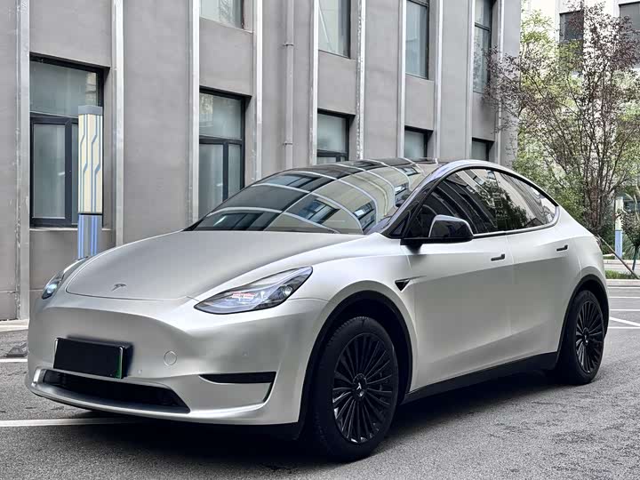 Фото 1 - Tesla Model Y