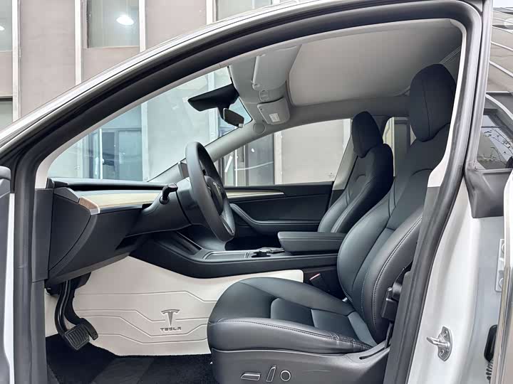 Фото 4 - Tesla Model Y