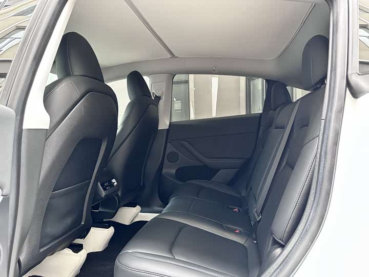 Фото 6 - Tesla Model Y