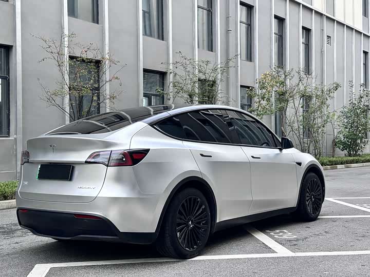 Фото 9 - Tesla Model Y