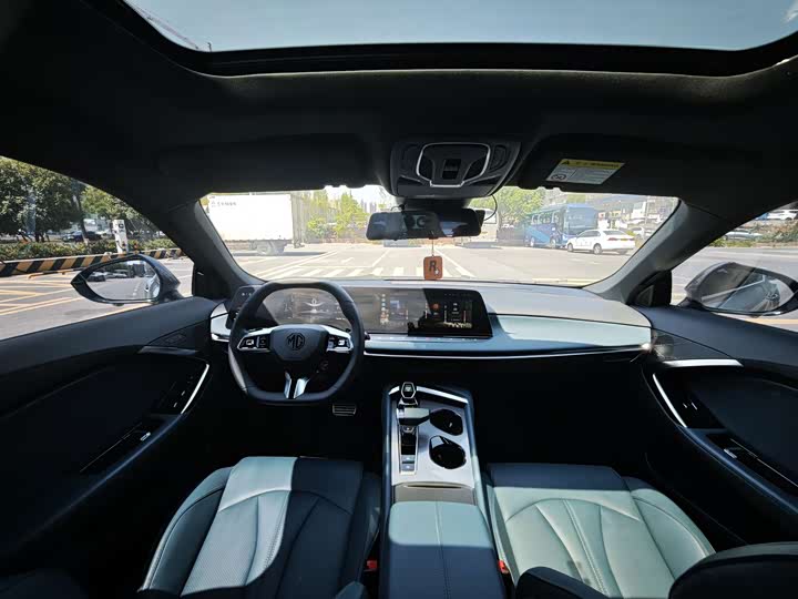 Фото 7 - MG Motor 7