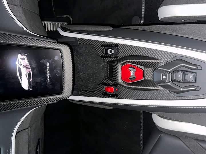 Фото 7 - Lamborghini Revuelto