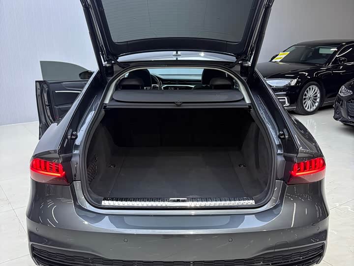 Фото 13 - Audi A7