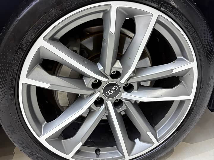 Фото 15 - Audi A7