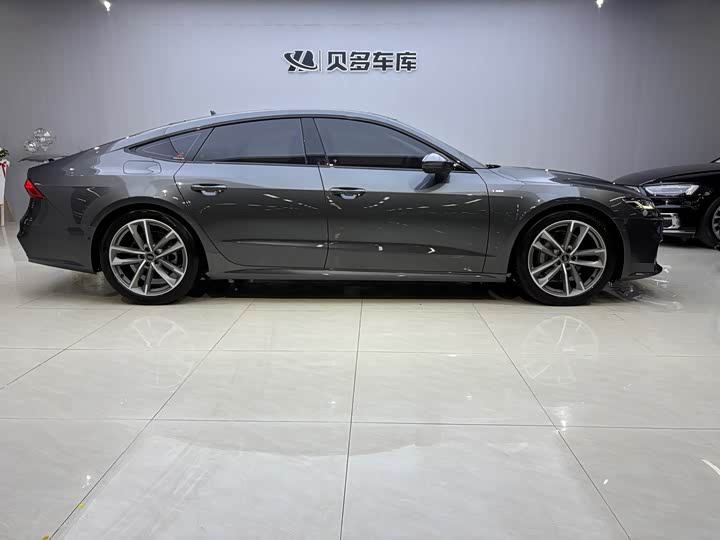 Фото 3 - Audi A7