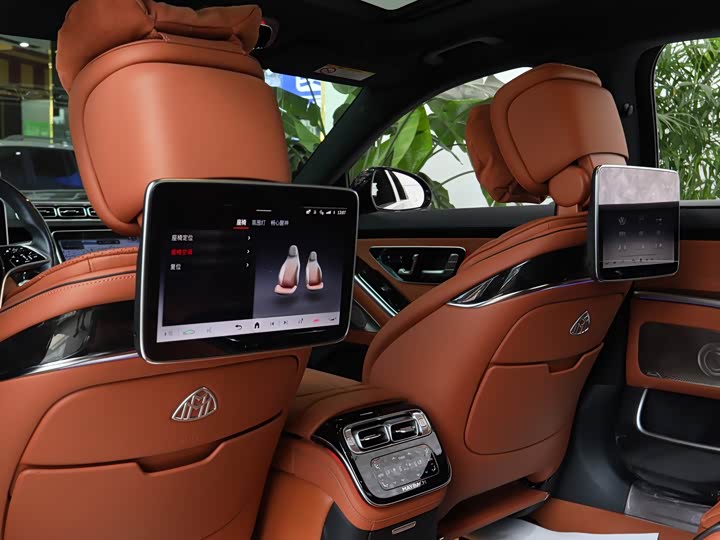 Фото 13 - Mercedes-Benz Maybach S-Class