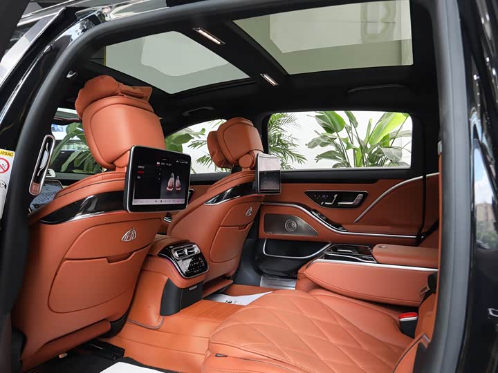 Фото 15 - Mercedes-Benz Maybach S-Class