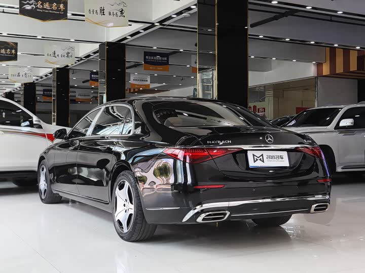 Фото 16 - Mercedes-Benz Maybach S-Class