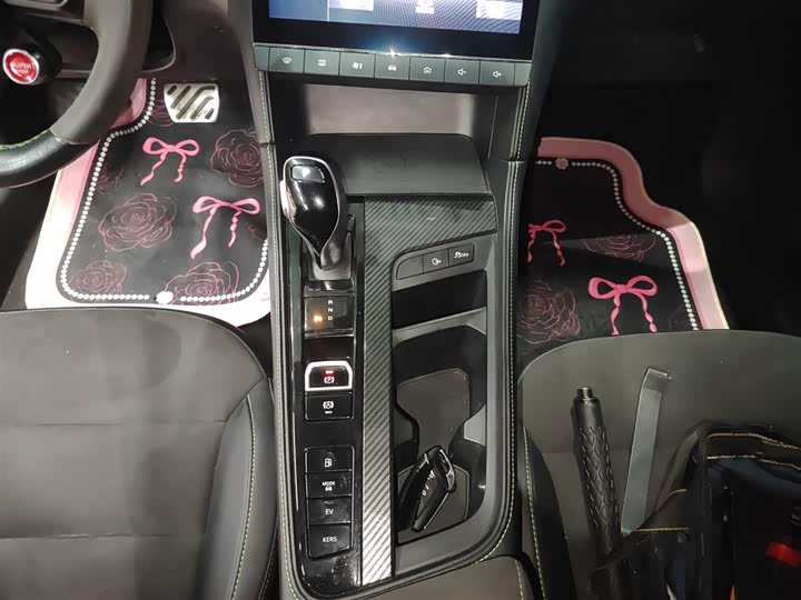 Фото 14 - MG Motor 6 Hybrid