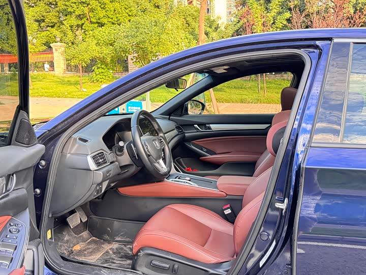 Фото 4 - Honda Inspire