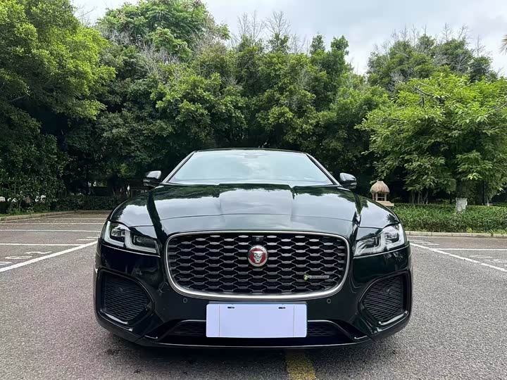 Фото 2 - Jaguar XF L