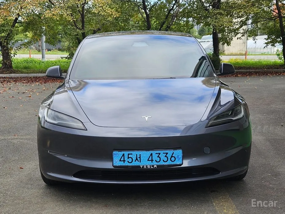 Фото 1 - Tesla Model 3