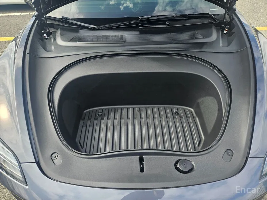 Фото 14 - Tesla Model 3