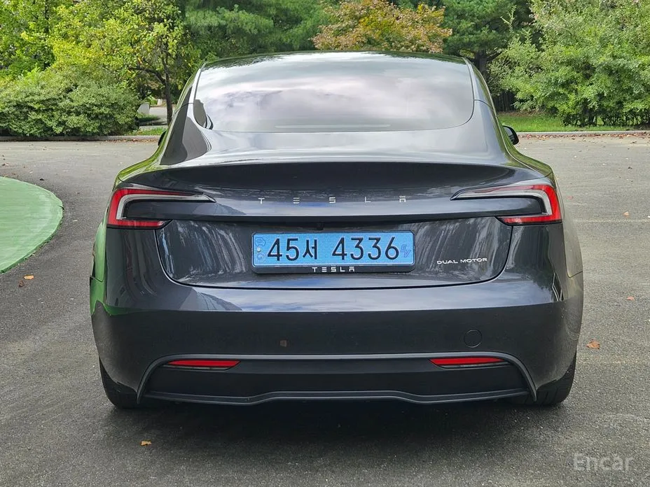 Фото 4 - Tesla Model 3