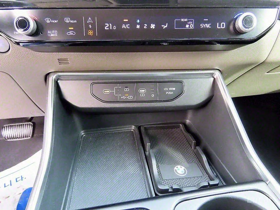 Фото 12 - Kia Carnival