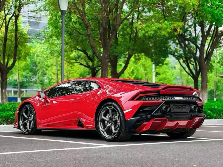 Фото 3 - Lamborghini Huracán