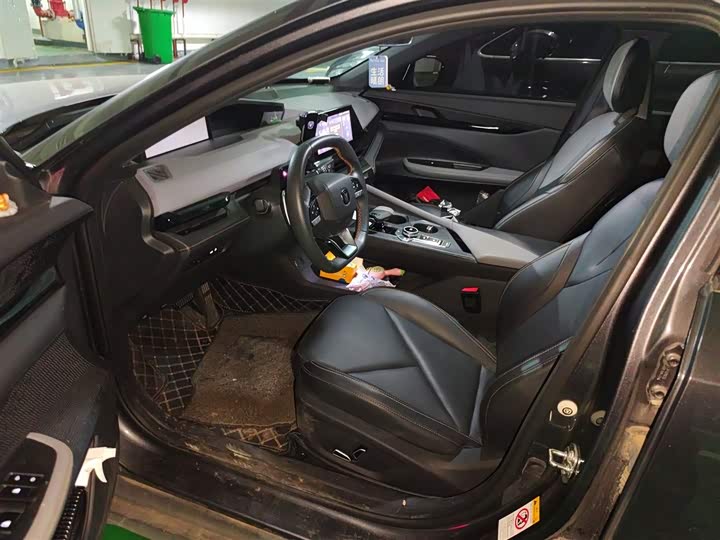 Фото 8 - Changan UNI-V