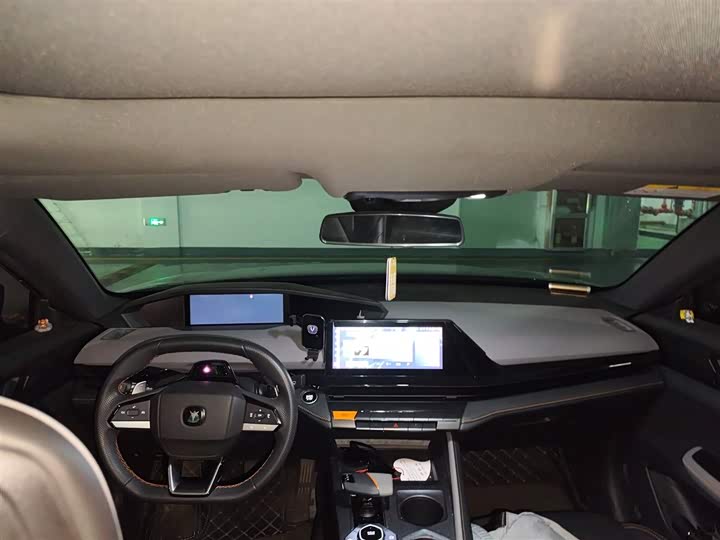 Фото 9 - Changan UNI-V