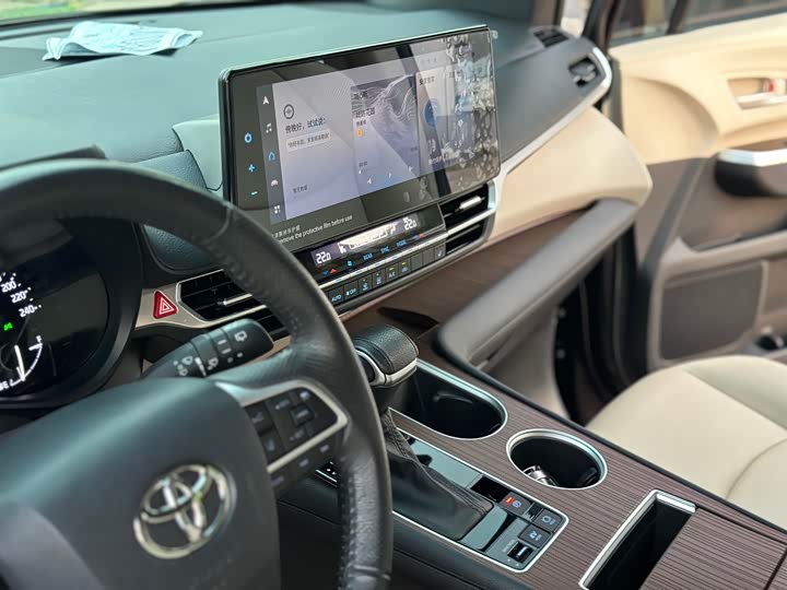 Фото 19 - Toyota Granvia