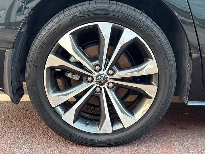 Фото 21 - Toyota Granvia