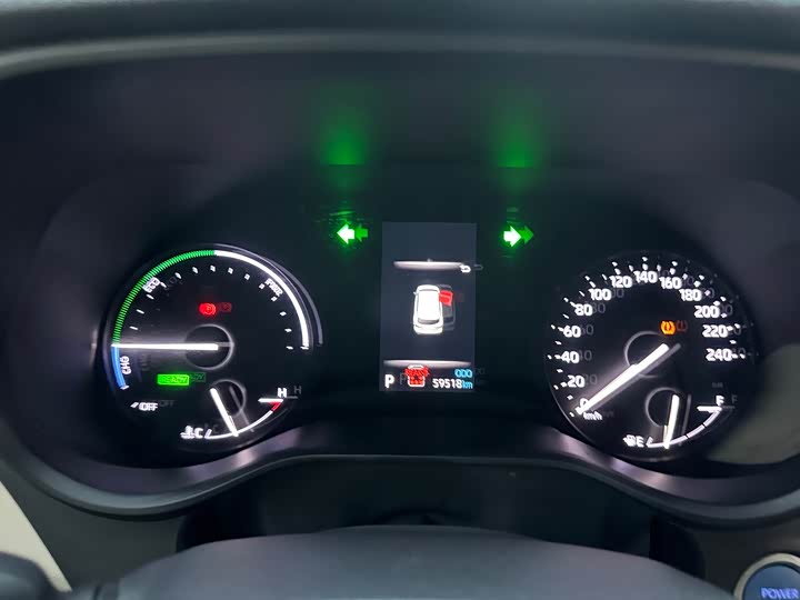 Фото 26 - Toyota Granvia