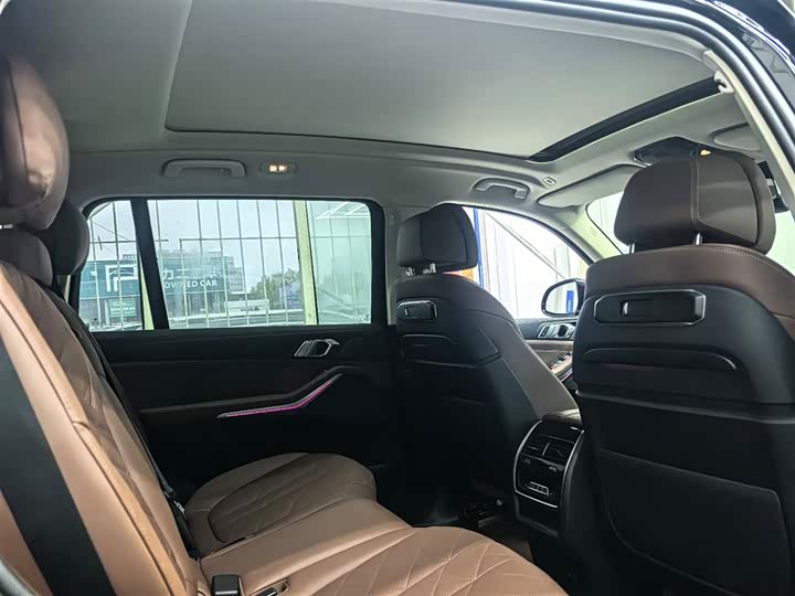 Фото 12 - BMW X7