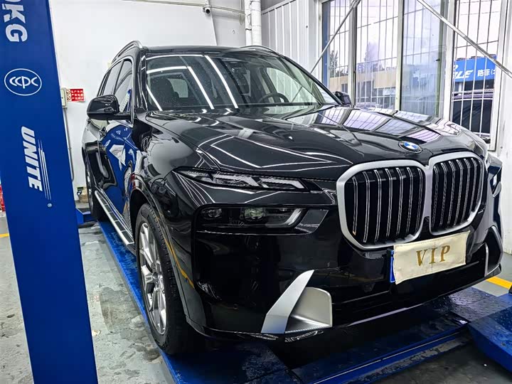 Фото 9 - BMW X7