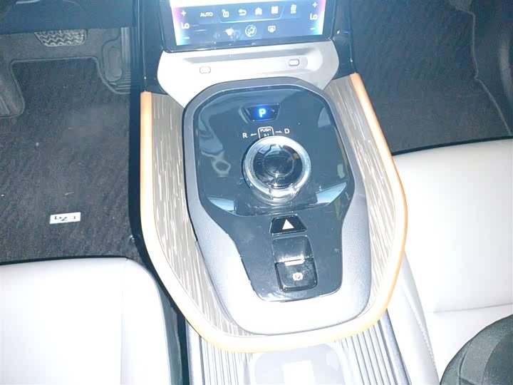 Фото 14 - Toyota bZ3