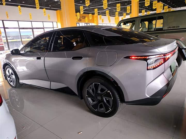 Фото 5 - Toyota bZ3