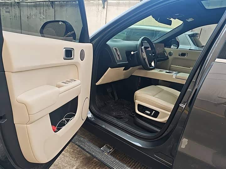 Фото 14 - LiXiang L9