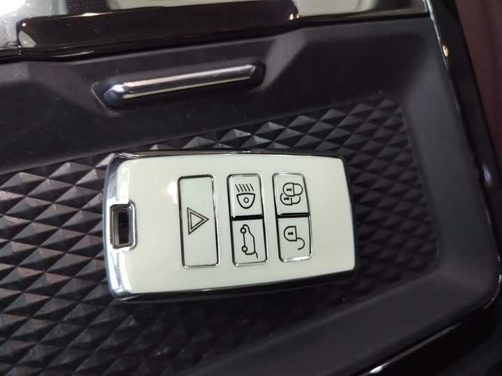 Фото 8 - Land Rover Range Rover Evoque L