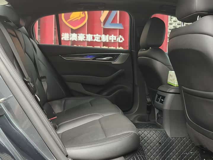 Фото 14 - Cadillac CT5