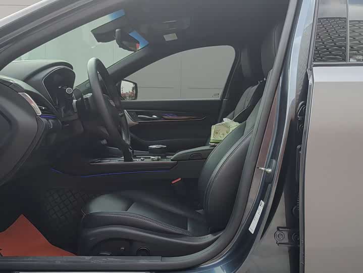 Фото 7 - Cadillac CT5