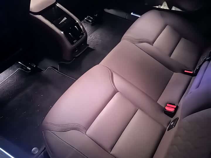 Фото 4 - Volvo S90