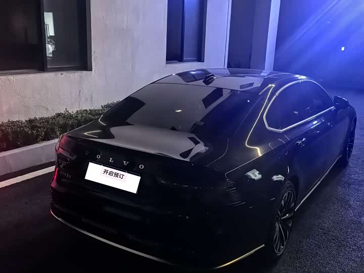 Фото 8 - Volvo S90