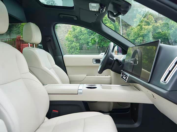 Фото 17 - LiXiang L9