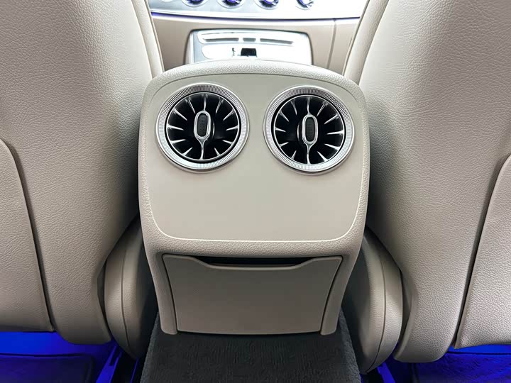 Фото 17 - Mercedes-Benz CLS-Class