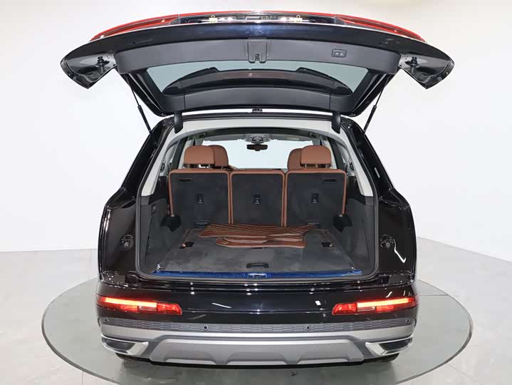 Фото 10 - Audi Q7