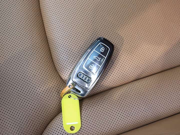 Фото 15 - Audi Q7