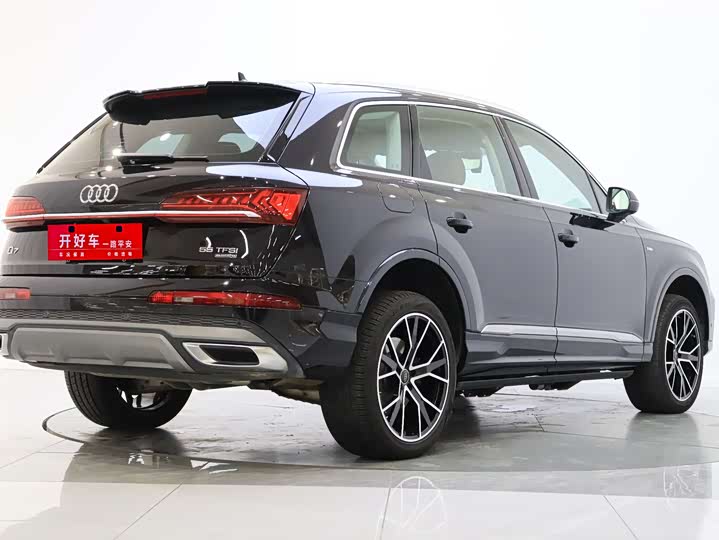 Фото 4 - Audi Q7