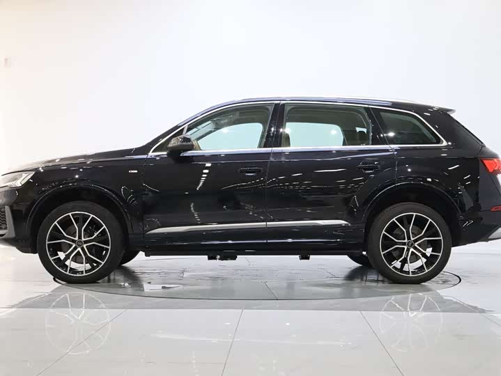 Фото 5 - Audi Q7