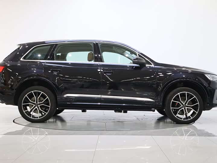 Фото 6 - Audi Q7