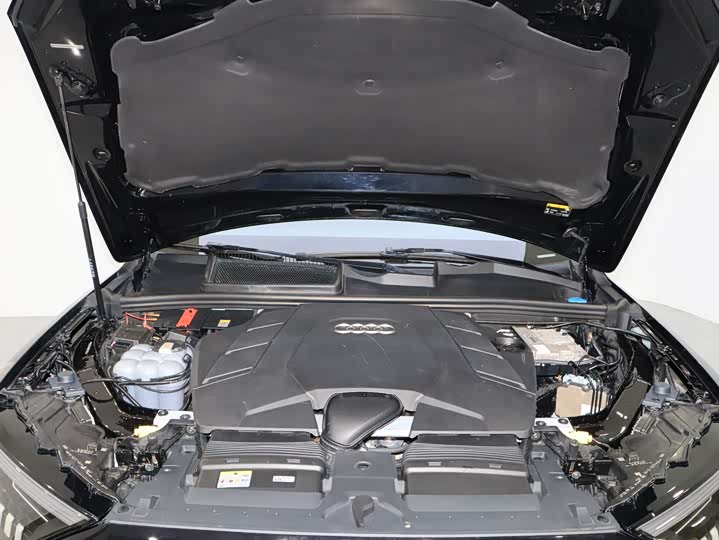 Фото 7 - Audi Q7