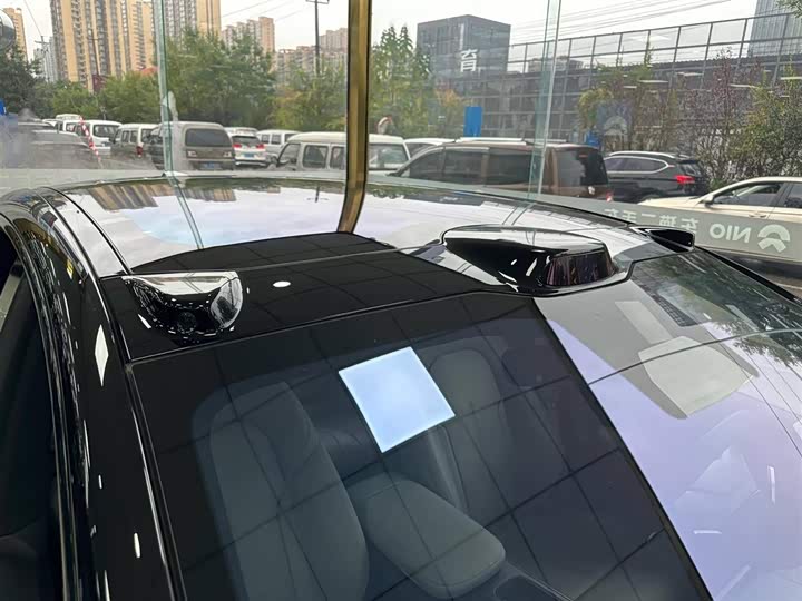 Фото 10 - Nio ET5T