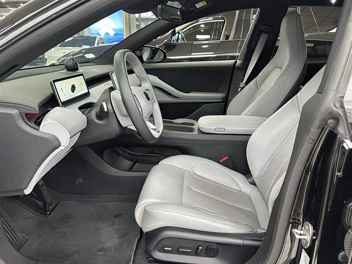 Фото 11 - Nio ET5T