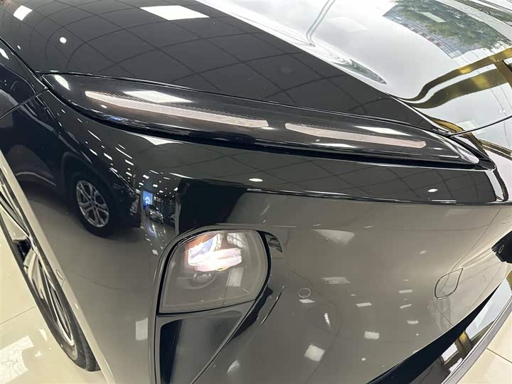 Фото 8 - Nio ET5T