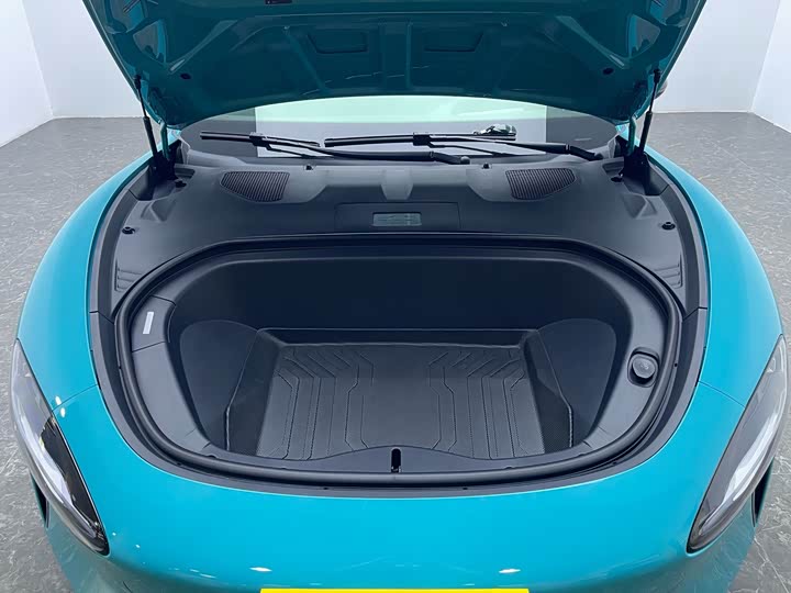 Фото 16 - Xiaomi SU7