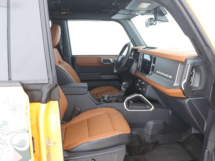 Фото 10 - Ford Bronco