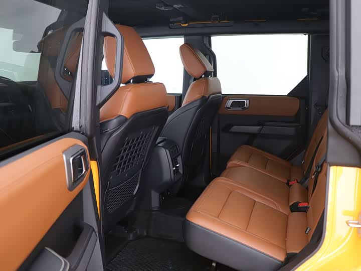 Фото 11 - Ford Bronco